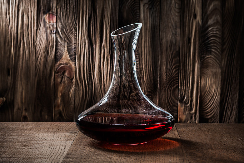 OEM Handmade Wine Decanter 685ML Luxury Wine Decanter Dishwasher Safe